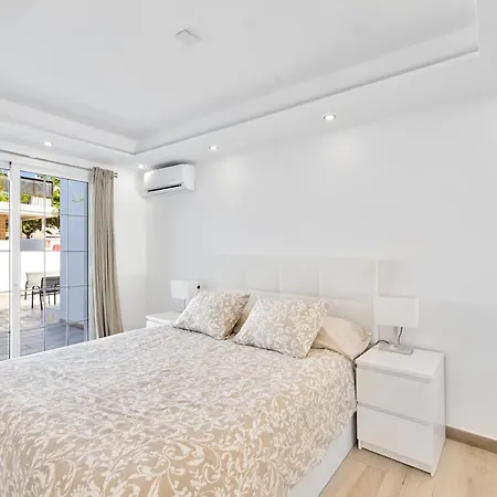 With Private Pool Vakantiehuis *