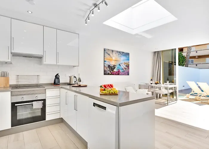 With Private Pool Holiday home *