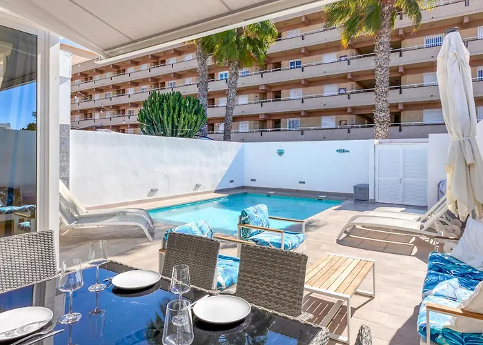 With Private Pool Holiday home *